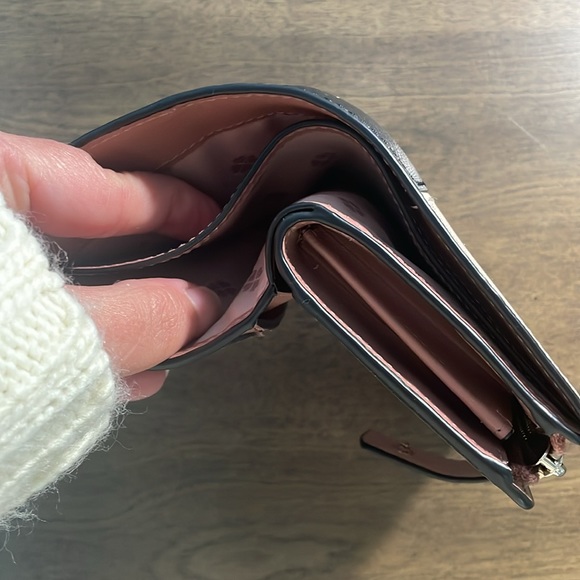 kate spade medium wallet - Picture 9 of 10